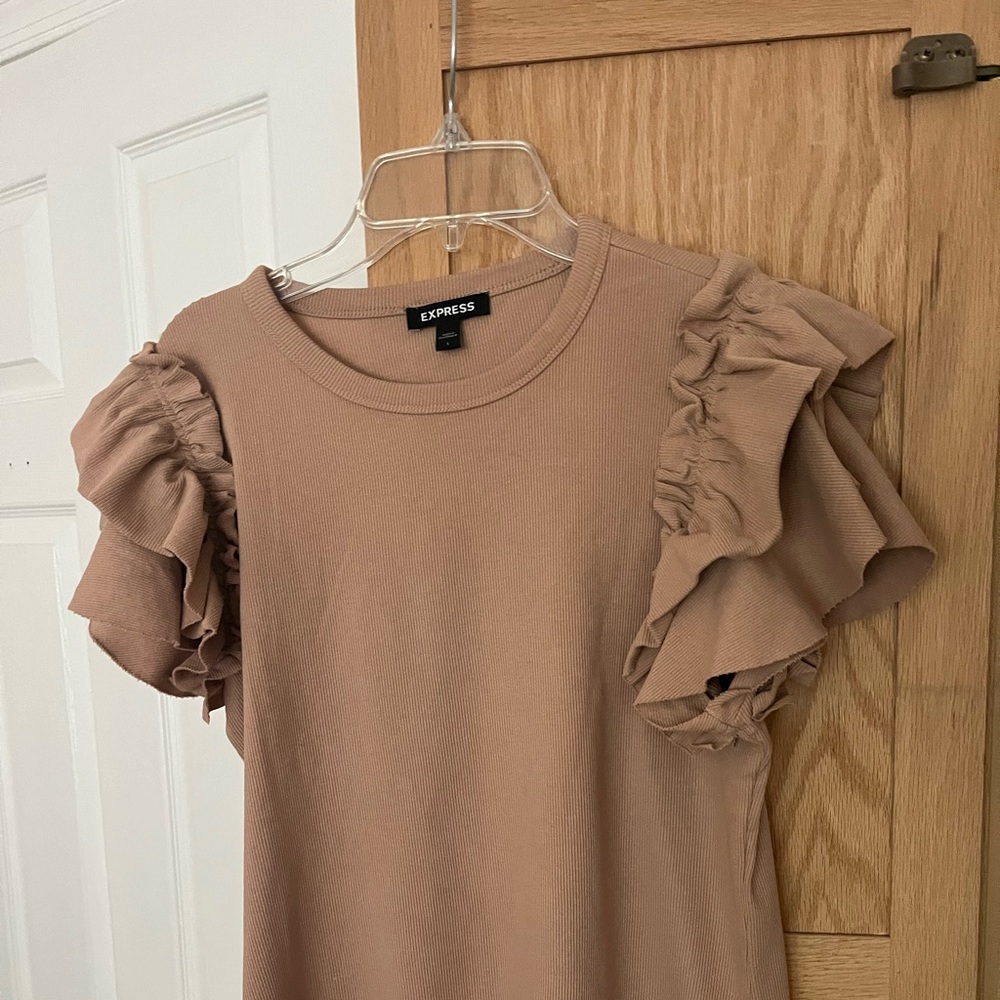 Express, women’s Mocha shirt size large